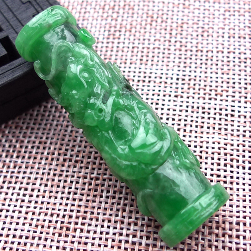 缅甸天然a货翡翠冰糯种满色龙柱吊坠 20.26g
