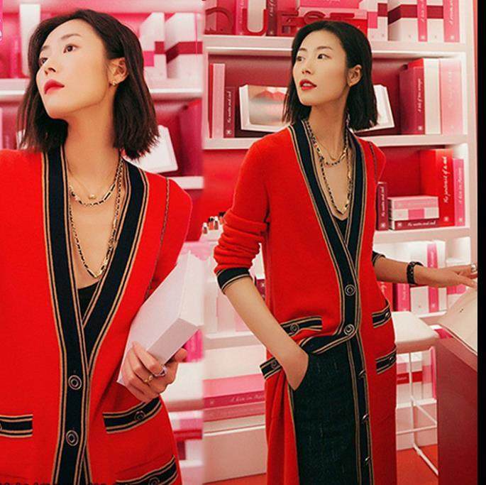 欧韩刘雯明星同款秋冬季小香风红色v领中长版毛衣过膝针织外套女