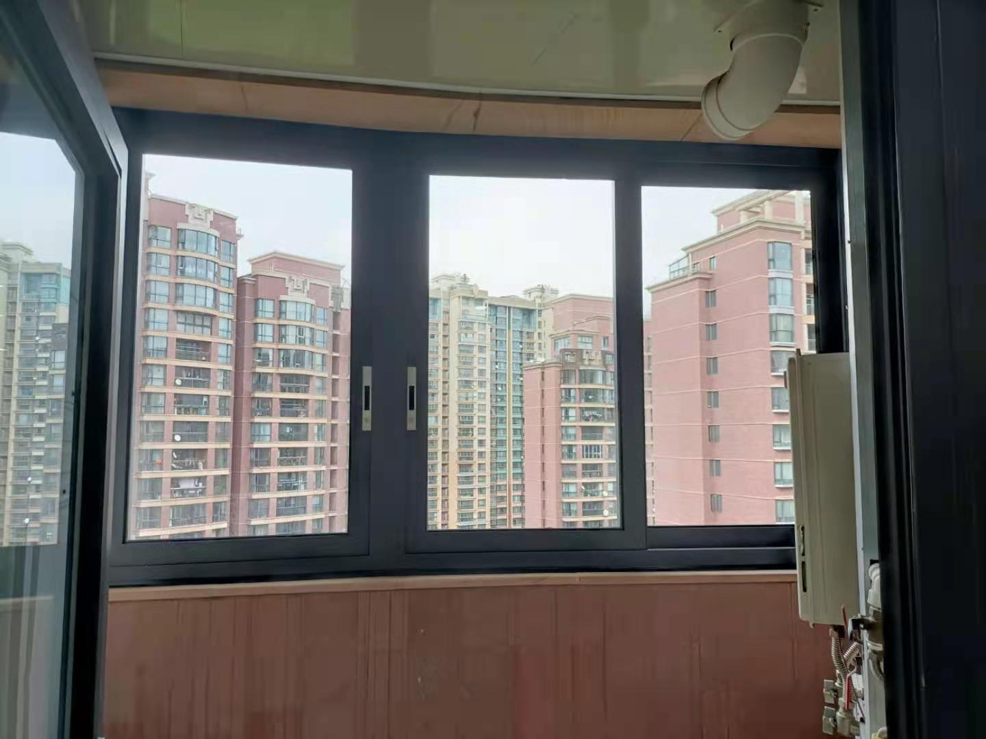 > 复古铝窗户