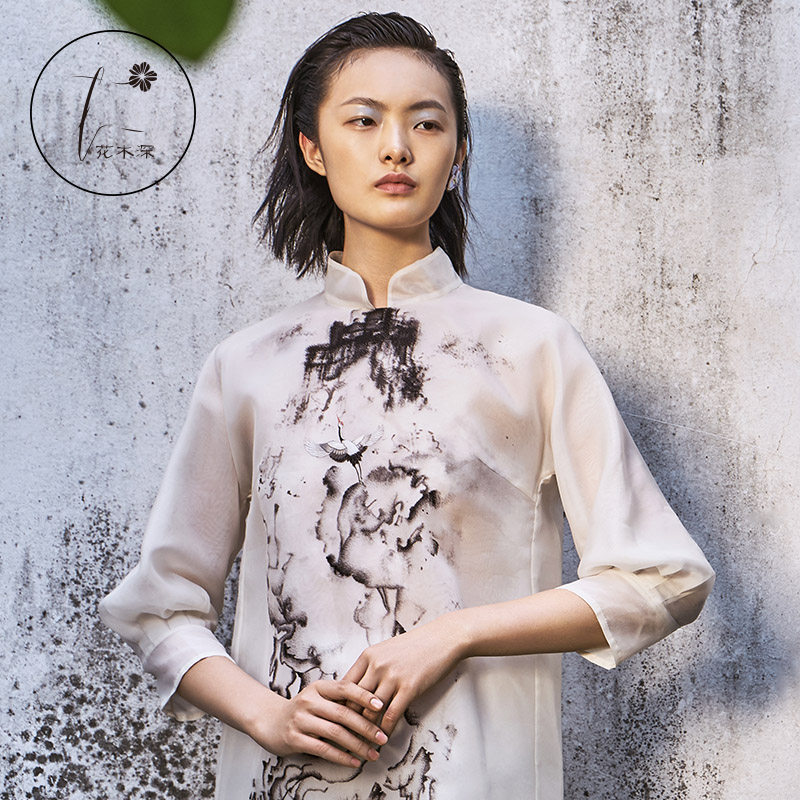 花木深联名苏绣代表性传承人手绣女装定制时装周走秀款刺绣上衣女