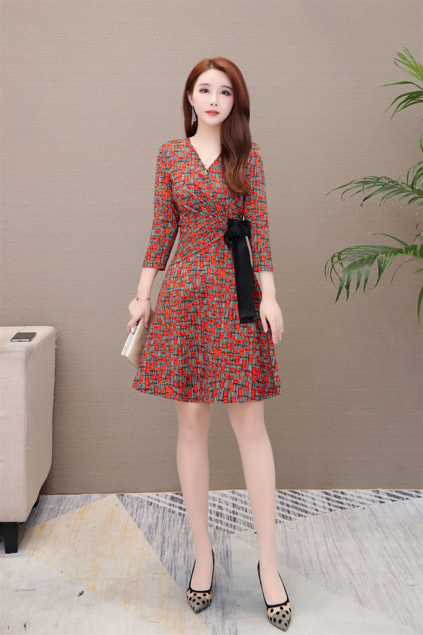 民族漂亮2019新款秋天连衣裙时尚气质优雅修身显瘦小个子流行裙子