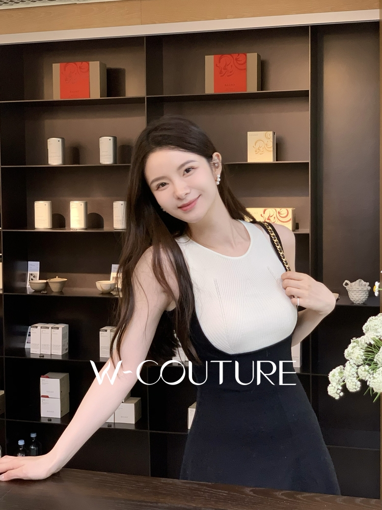 小铃铛Wcouture 沙漏型黑白拼色 精纺羊毛假两件针织连衣短裙