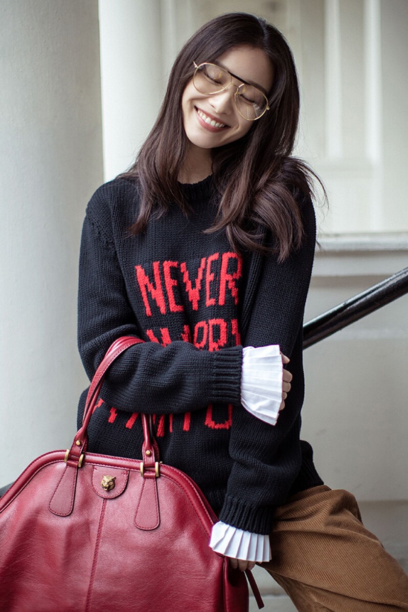 2018秋冬新款明星倪妮同款黑色套头毛衣女宽松字母长袖针织衫