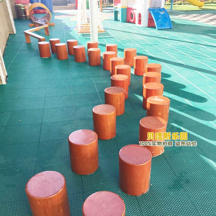 当前热销幼儿园木制梅花桩黄花梨进口木质走墩儿童感统行走平衡木梅花