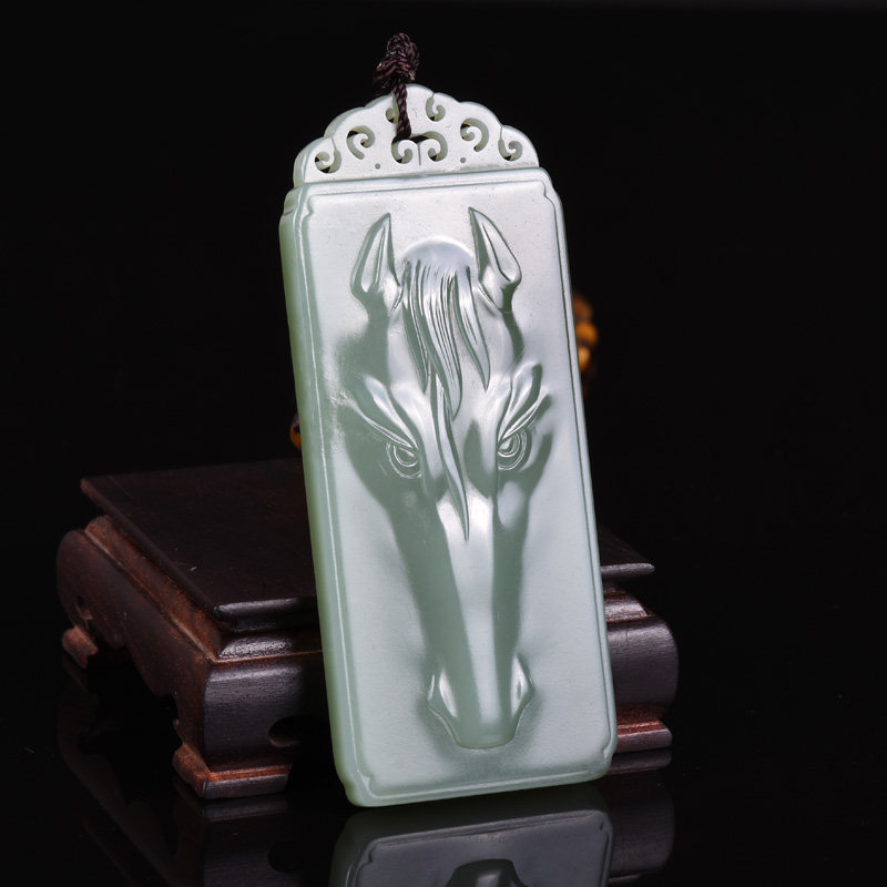 省级玉雕大师梁振作品 和田玉碧玉 马到成功挂件 43.82g