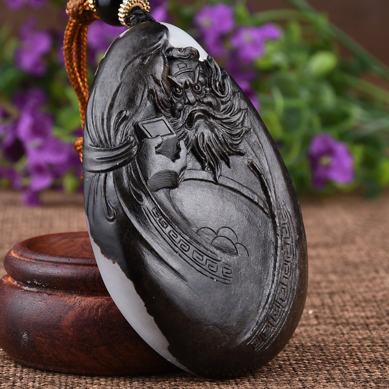 省级玉雕大师崔照乐作品 和田玉白玉籽料 钟馗把件 98.30g