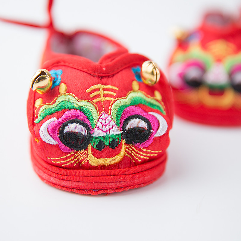 春夏新款纯手工虎头鞋铃铛老虎鞋男女宝宝千层底学走路周岁绣花鞋