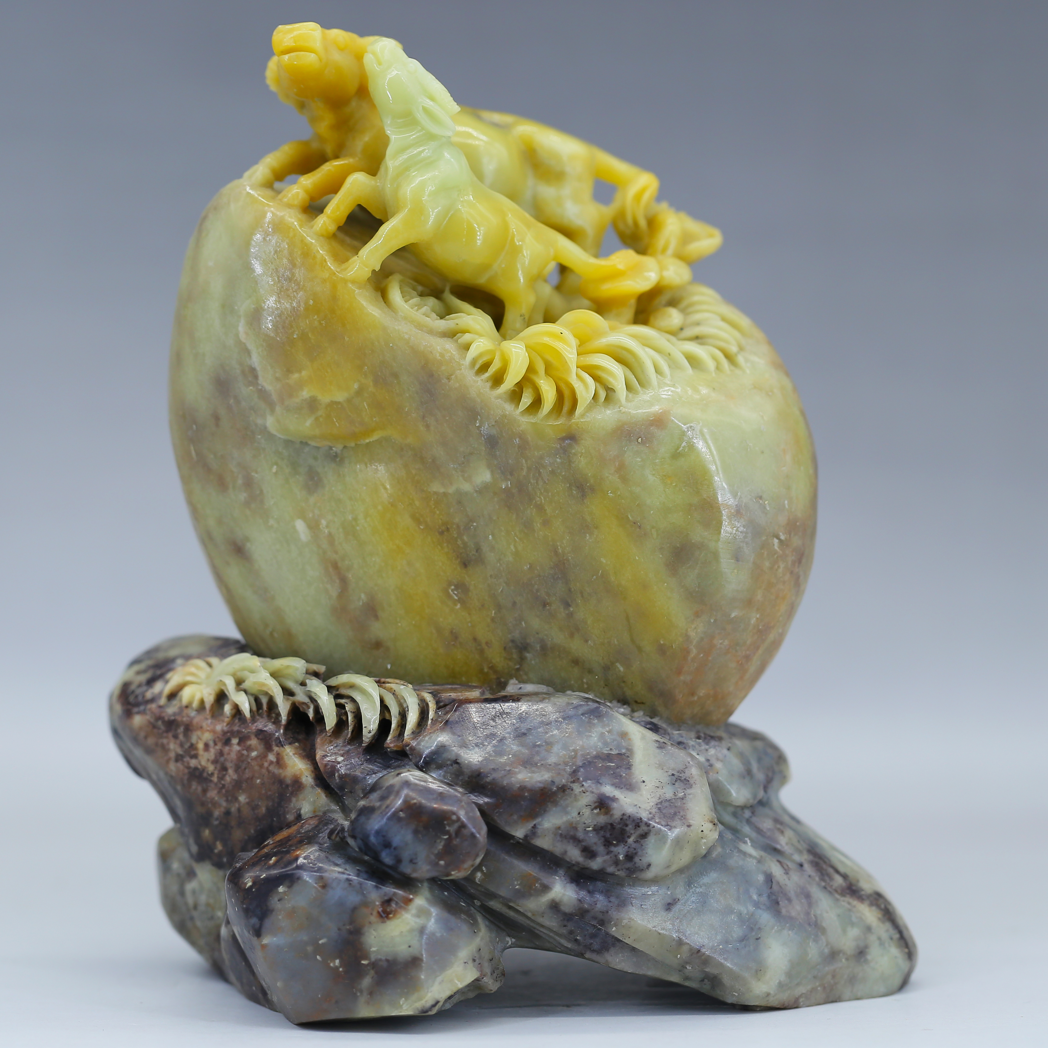 【牛气冲天】 青田石雕摆件 收藏馈赠