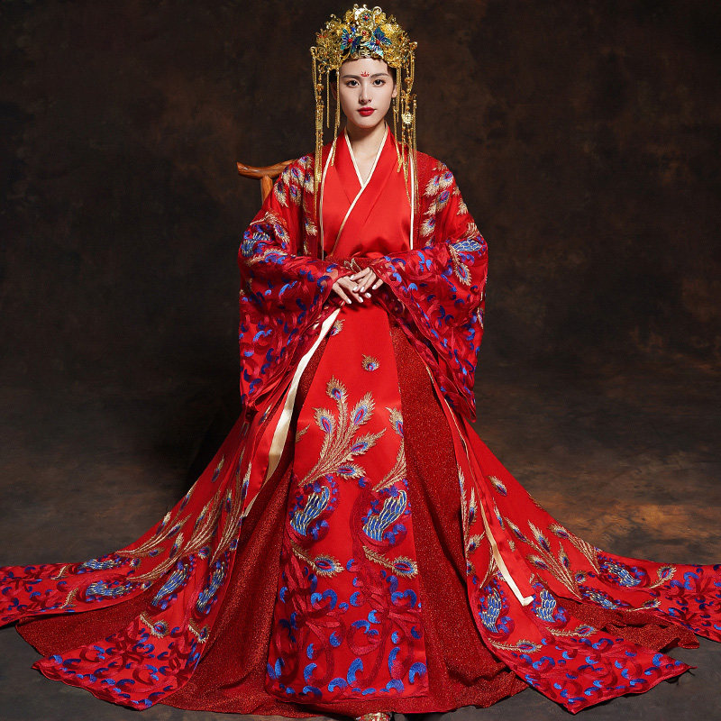 嫁衣凤冠霞帔汉服