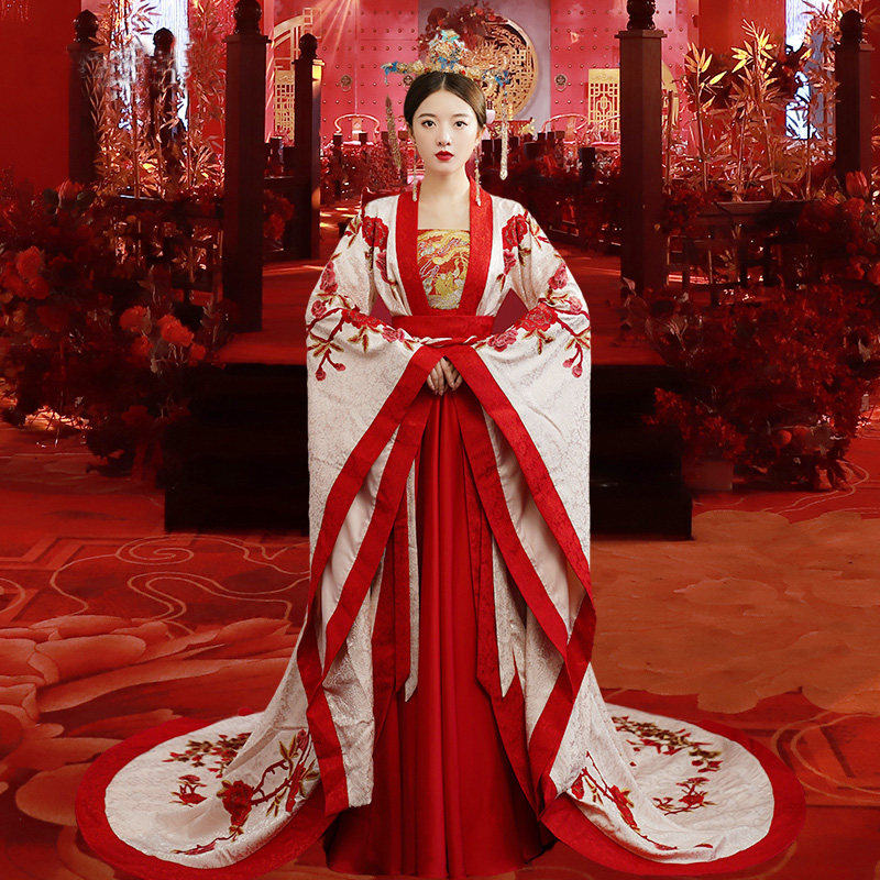 汉服嫁衣凤冠霞帔