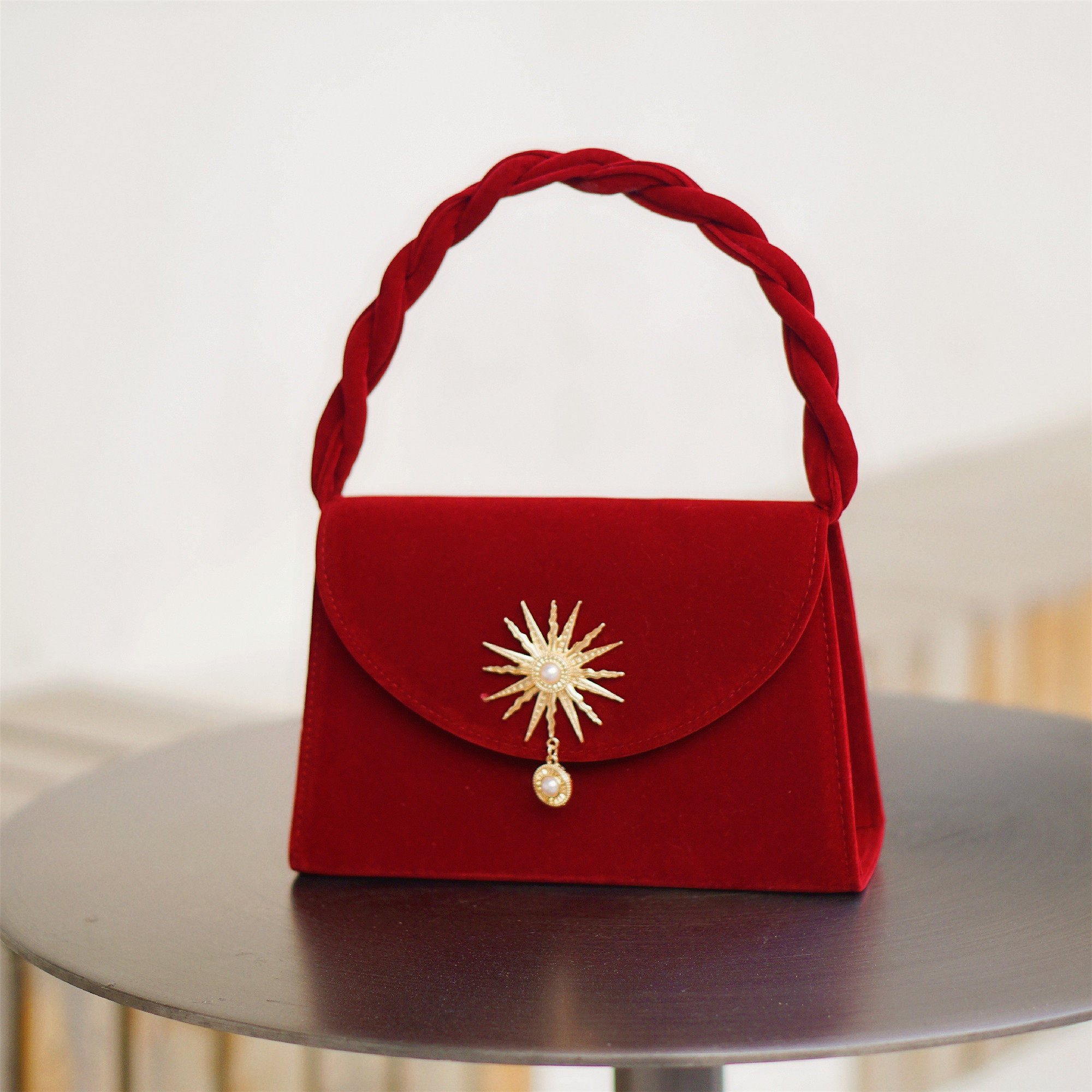 红色婚包结婚手提包大气订婚包新娘丝绒包2021秋冬新款礼服包包女