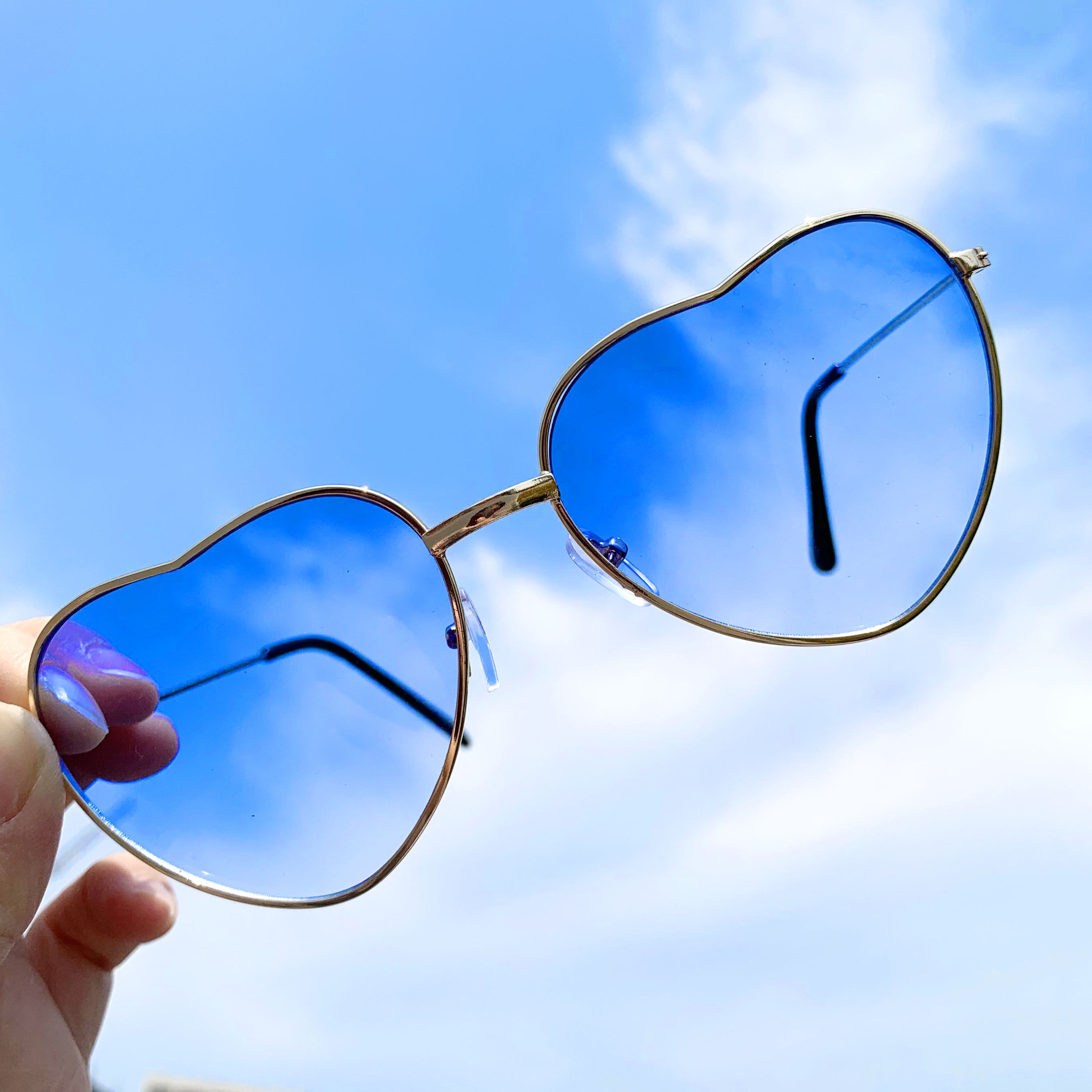 青壹坊套镜怎么样 原宿风渐变爱心小眼睛真的是拍照利器吗?