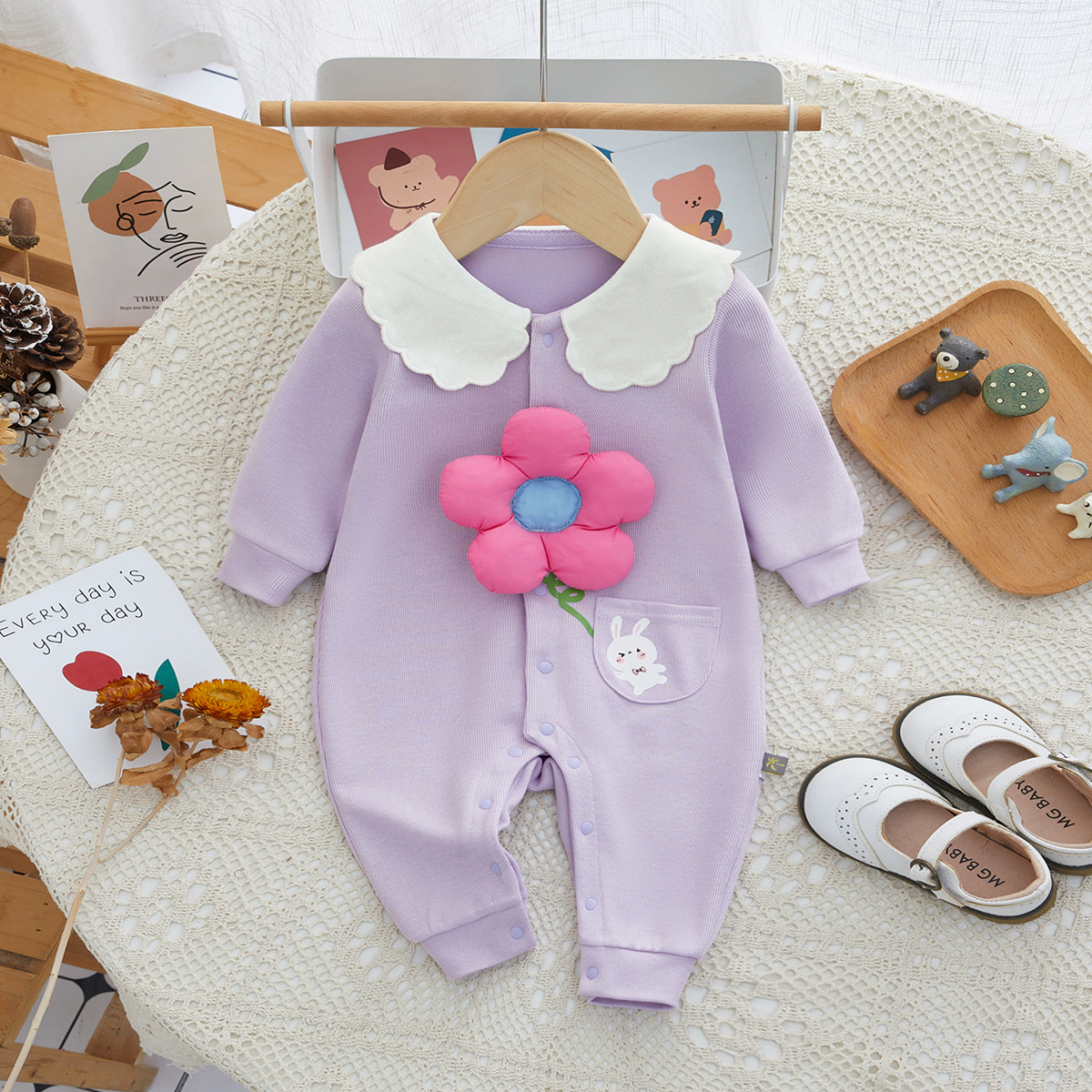 婴儿春装新生儿衣服立体小花朵衣服婴儿连体衣前开扣婴儿衣服