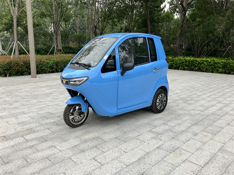 自动挡无级变速正三轮载客摩托车 汽油摩托三轮车 全封闭三轮车