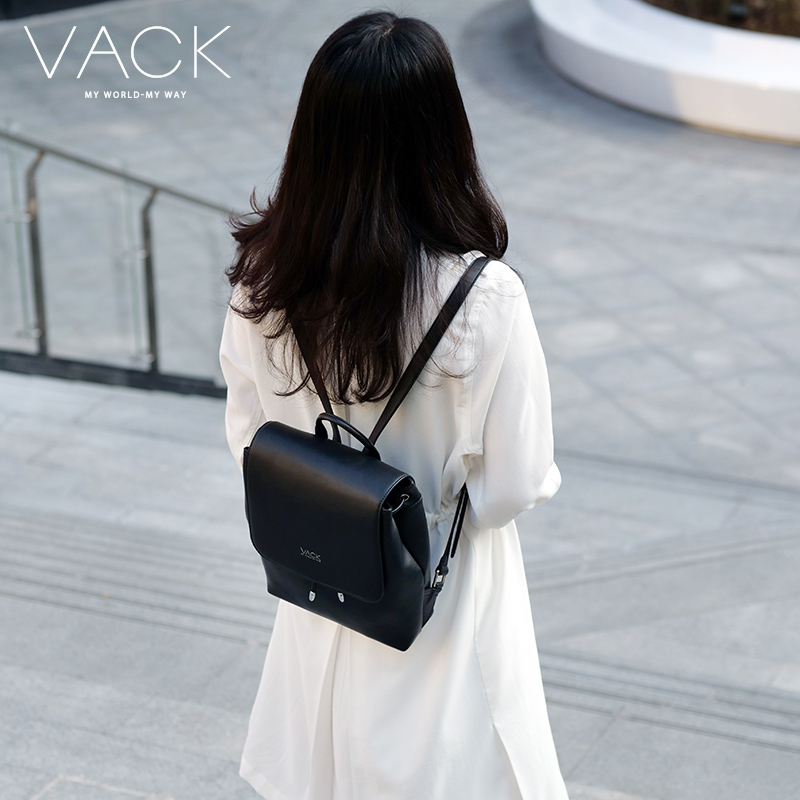 VACK2022年款女时尚精美头层小牛皮双肩包软皮翻盖抽带式背包潮