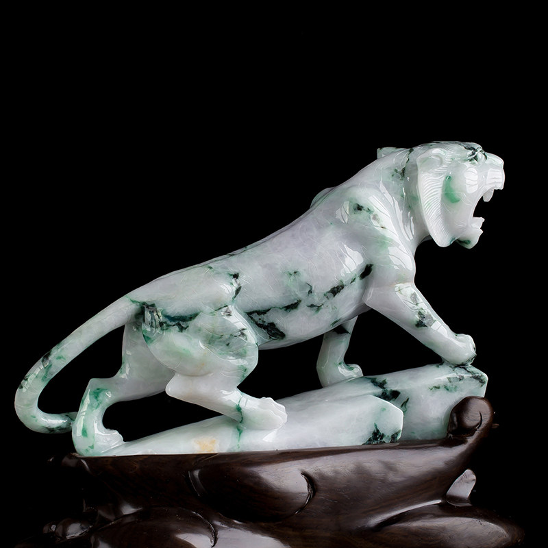 常万停工作室作品 得玉旺翡翠 天然a货吉祥虎 11.36kg