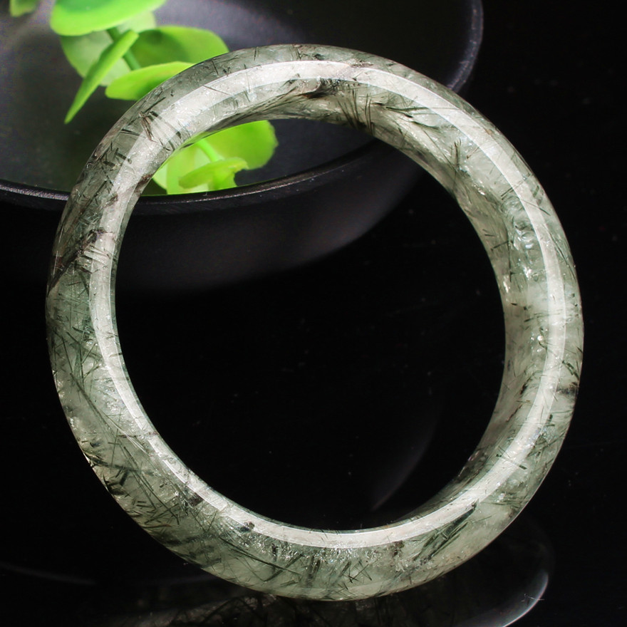 47.00克 内径55mm 天然绿发晶女款手镯