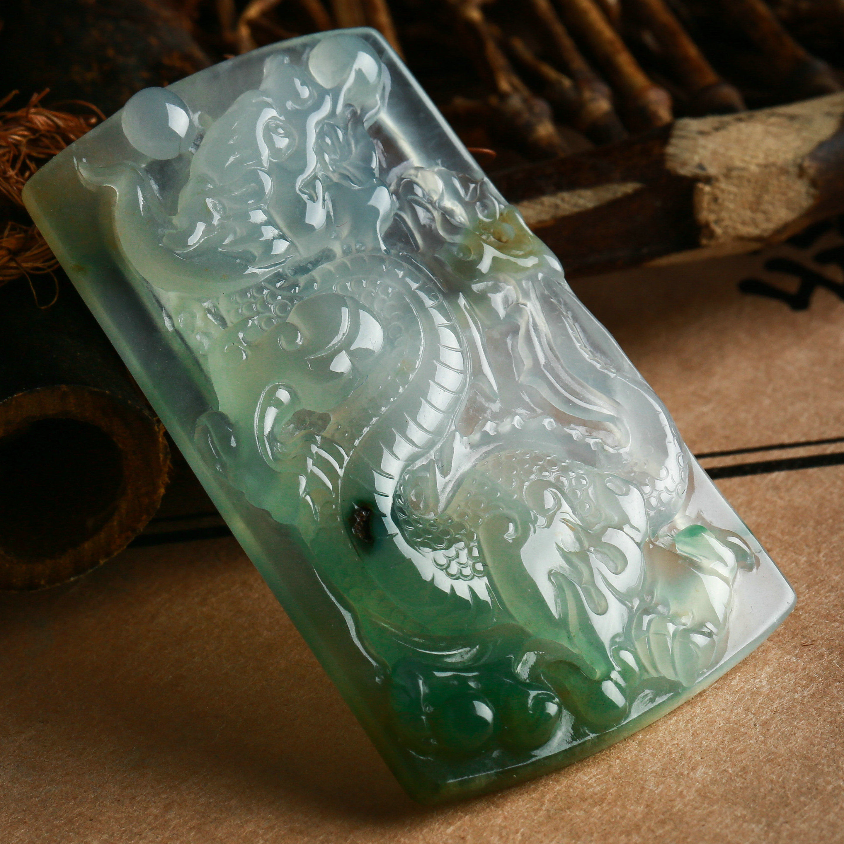 老坑冰糯种双彩精雕龙牌吊坠 21.40g