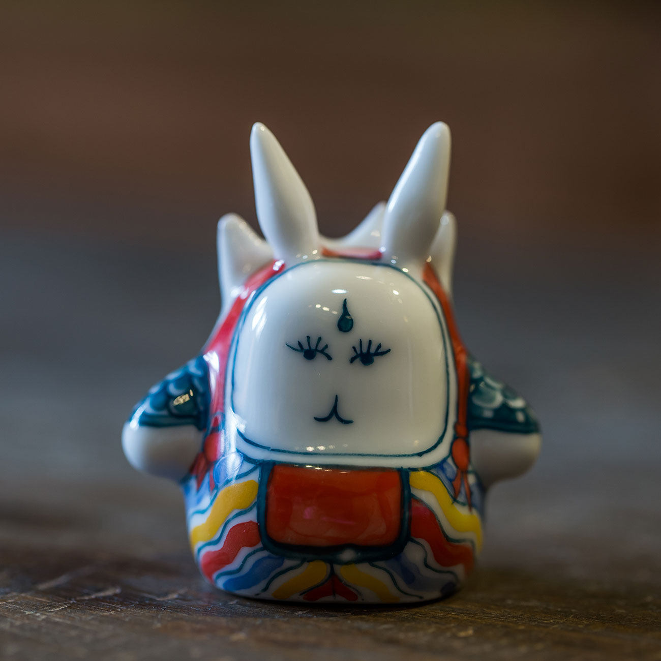 纯手工绘制 用创意书写经典 釉下彩《小兔爷》陶瓷公仔