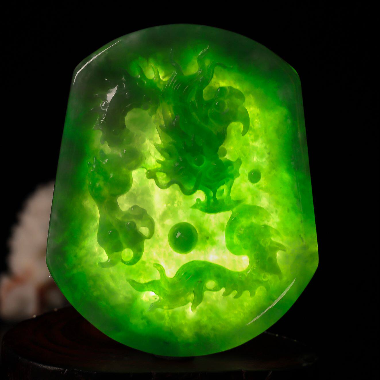 【源头好货-实物已检】翡翠a货拍卖满绿霸气祥龙吐珠吊坠38.62g