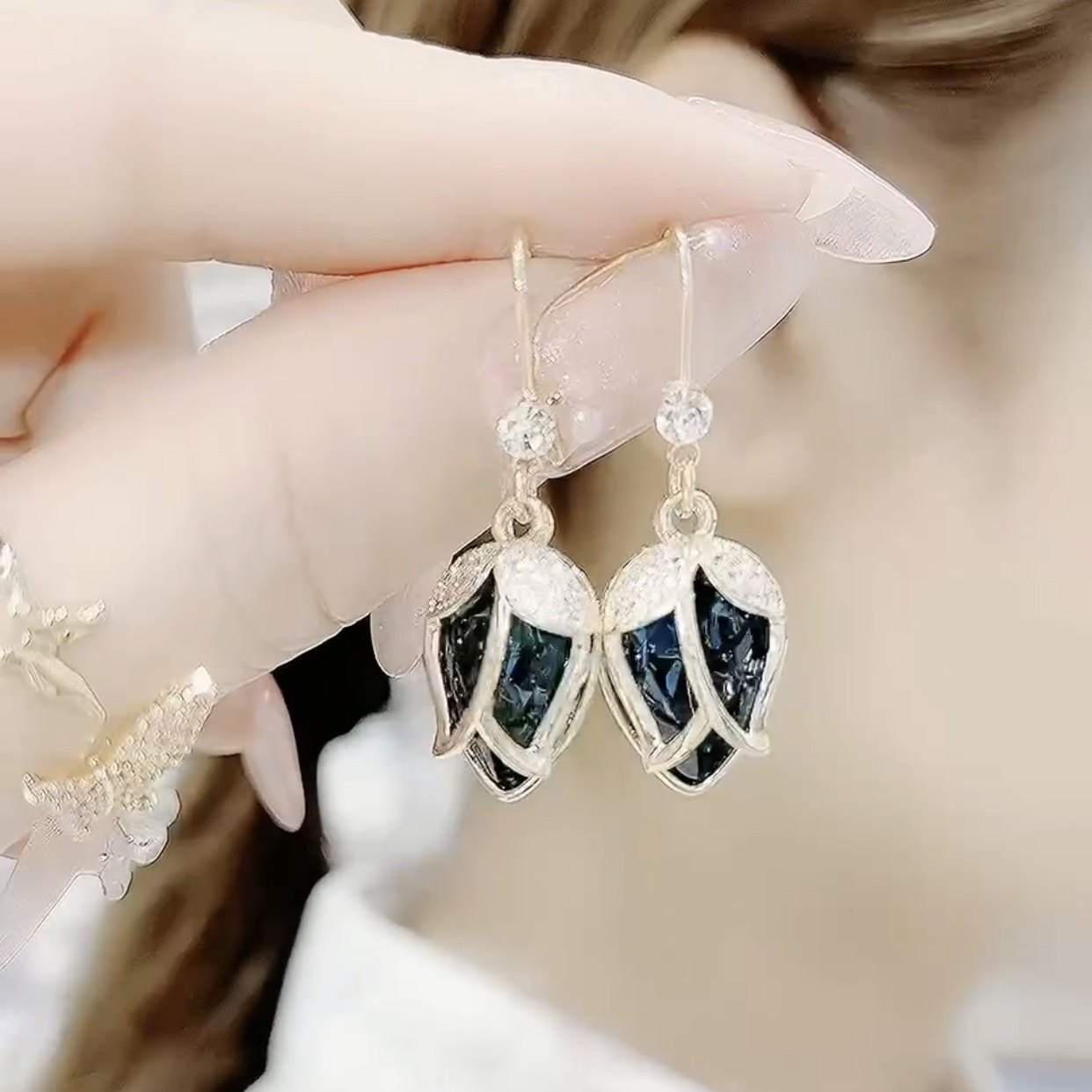 郁金香耳环女2021新款潮韩国简约气质耳钉网红短款百搭耳坠耳饰品