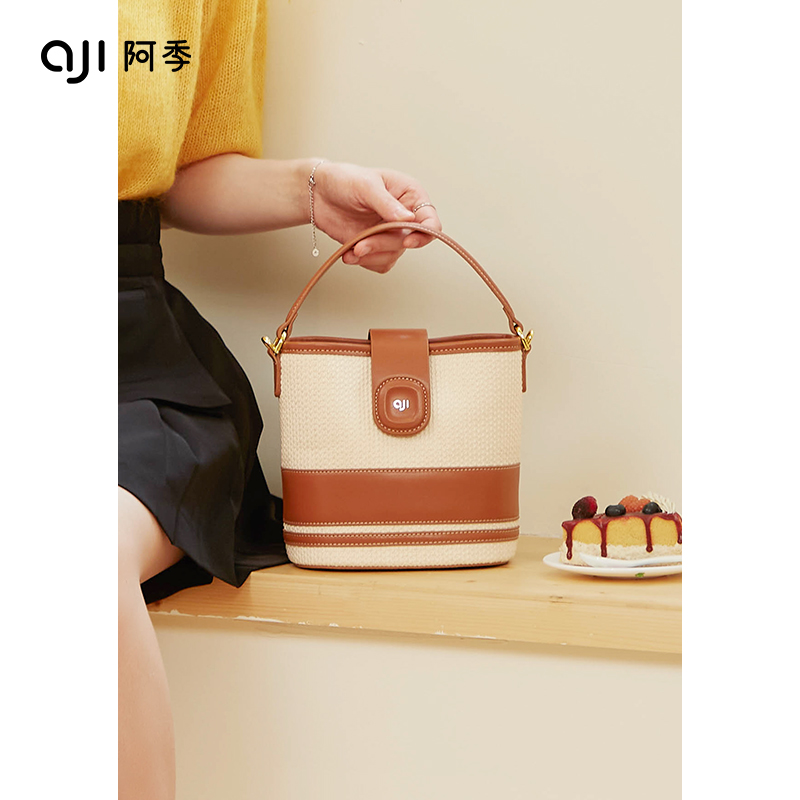A quarter 2022 new pattern portable bucket Bag capacity commute canvas One shoulder Inclined shoulder bag A small minority designin the Leather/Lady bags/Men's bag, 女士包袋新, 水桶包 category - from Buy2taobao.com to provide professional Taobao agent buy service