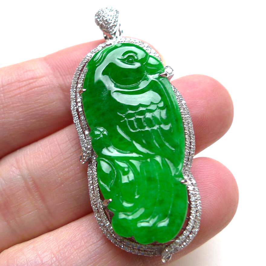 18k金伴钻豪镶a货翡翠冰糯种阳绿鹦鹉吊坠 9.31g