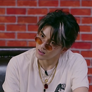 吴亦凡同款freestyle 迷你镶钻小宝石吊坠中国有嘻哈男女宝石项链