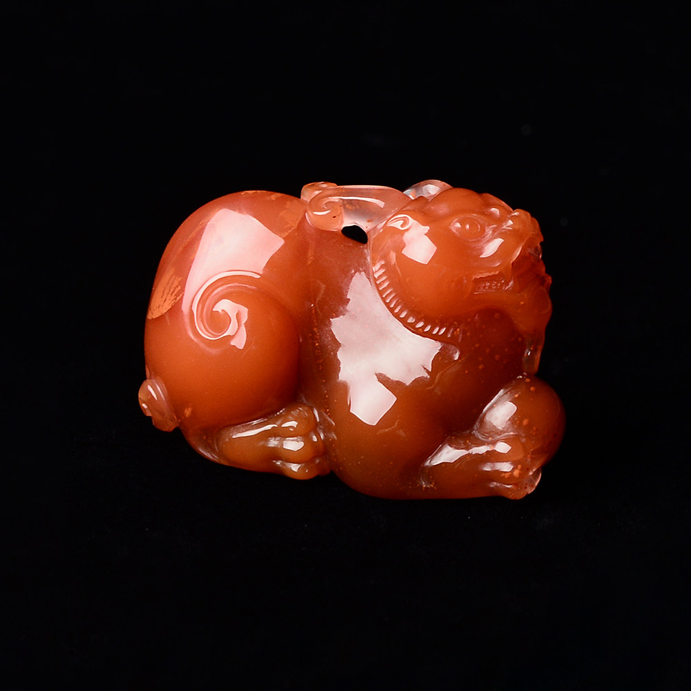 玉雕名家高新亚作品 樱桃红南红挂件/手玩件 瑞兽 35.7g