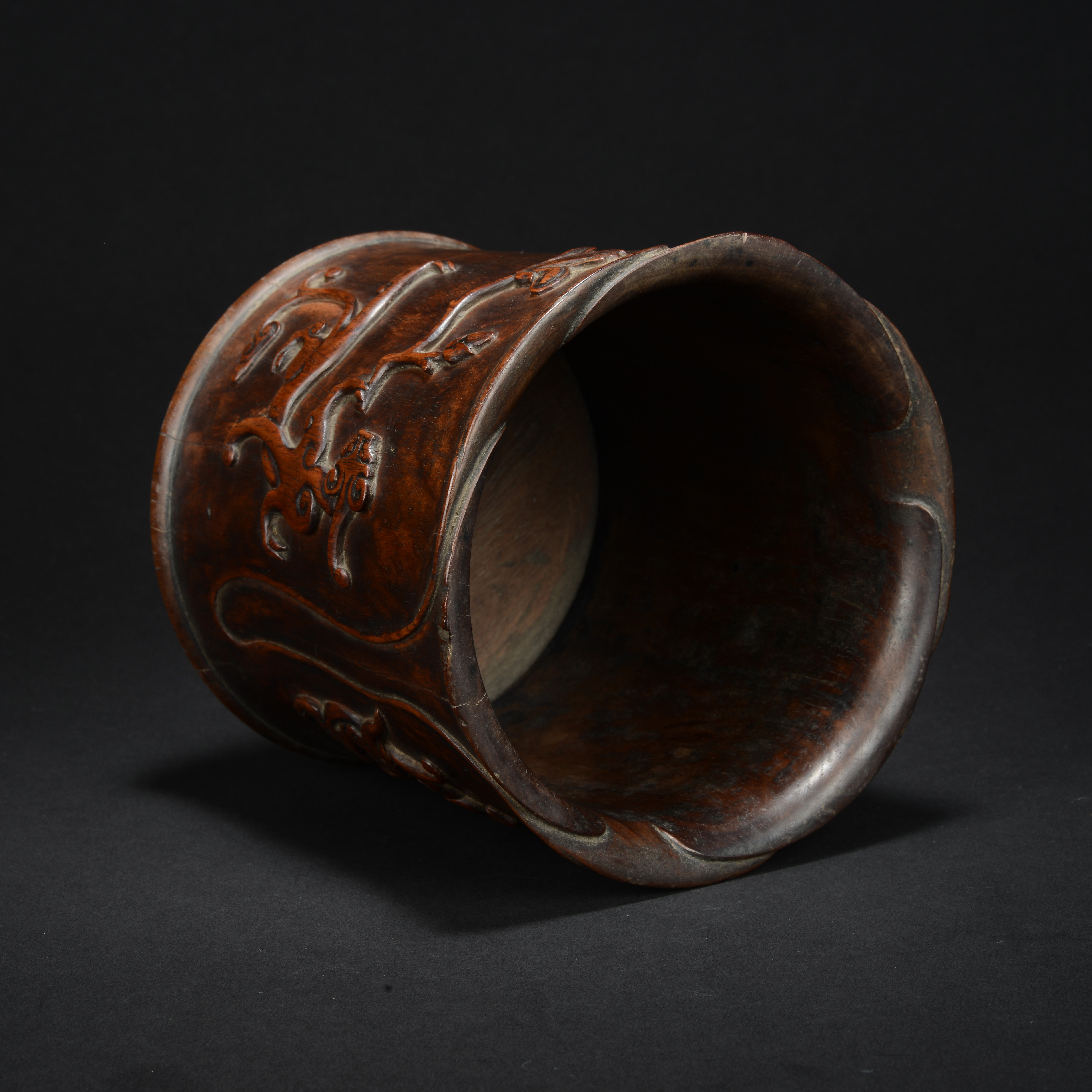 清 黄花梨螭龙纹笔筒 tb8-025