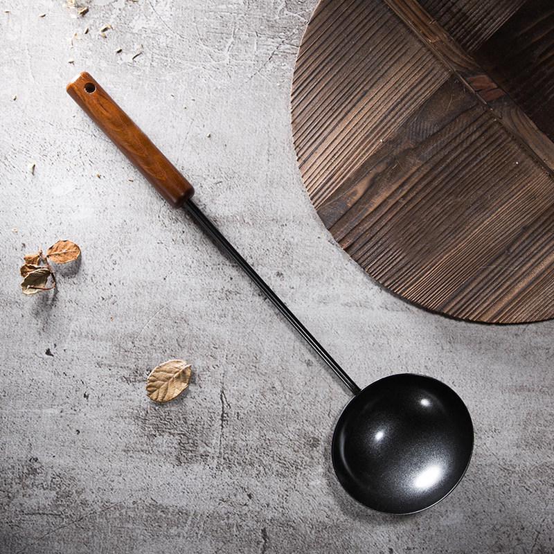 多彩思居日本进口中式黑铁原木木柄锅勺炒菜纯铁专用厨房用具