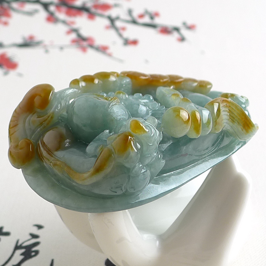 天然缅甸a货翡翠特色黄皮达摩 136.75g