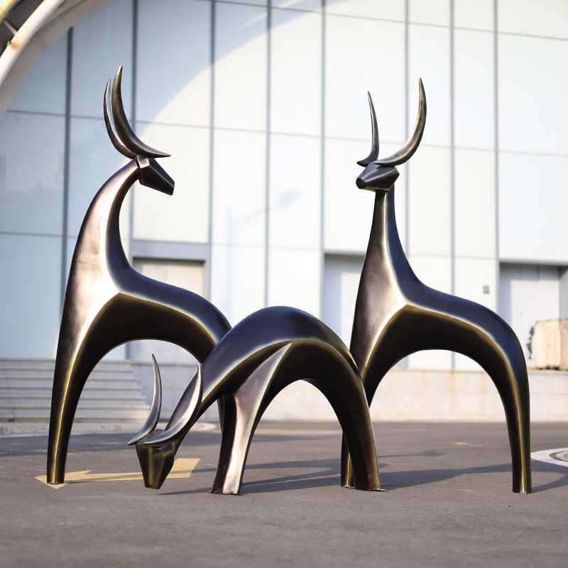 玻璃钢鹿雕塑几何户外仿真小品公园林景观装饰仿铜梅花鹿抽象摆件