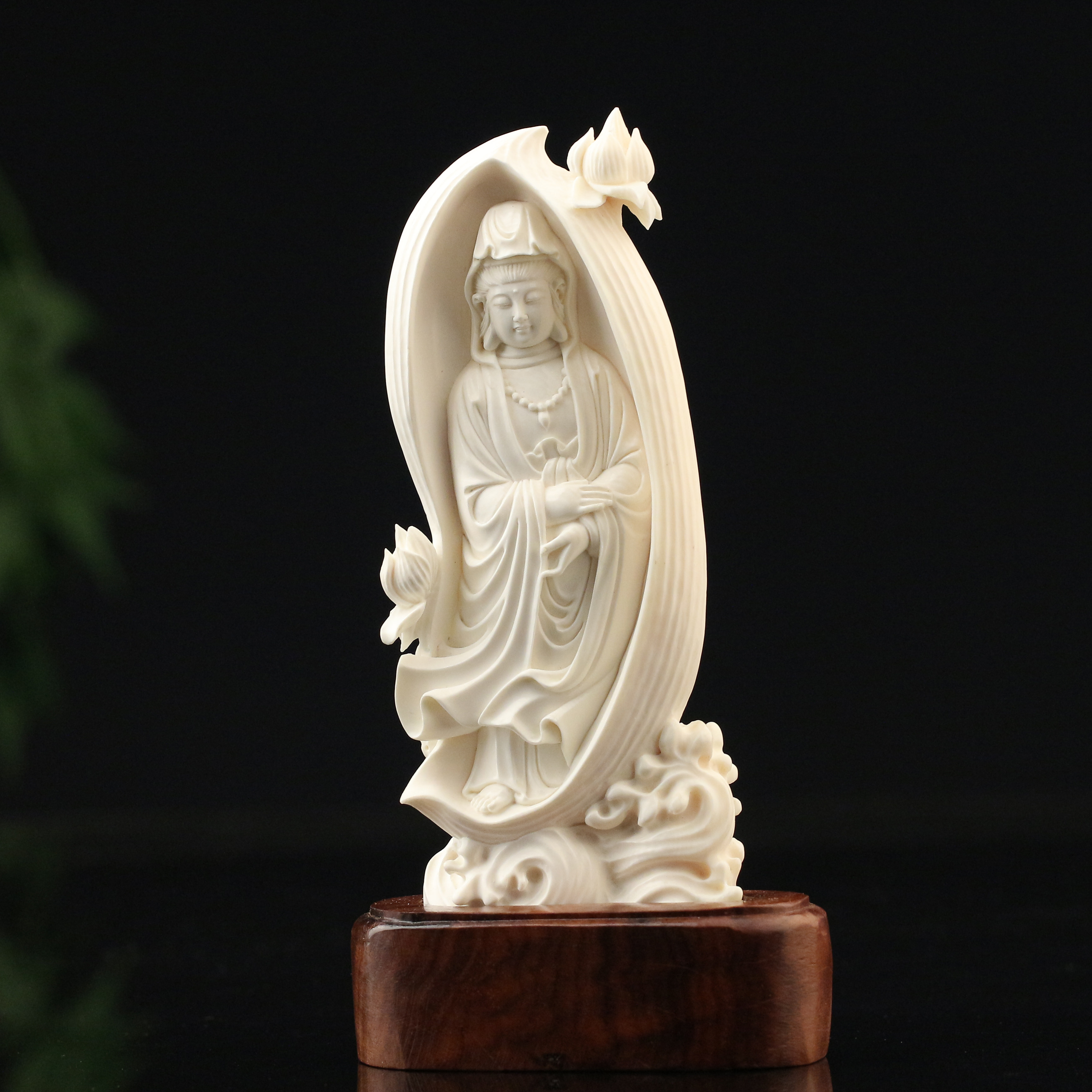 猛犸象牙 精工细雕 线条流畅《观音》摆件 185.2g