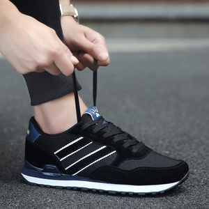 47码旅游鞋图片