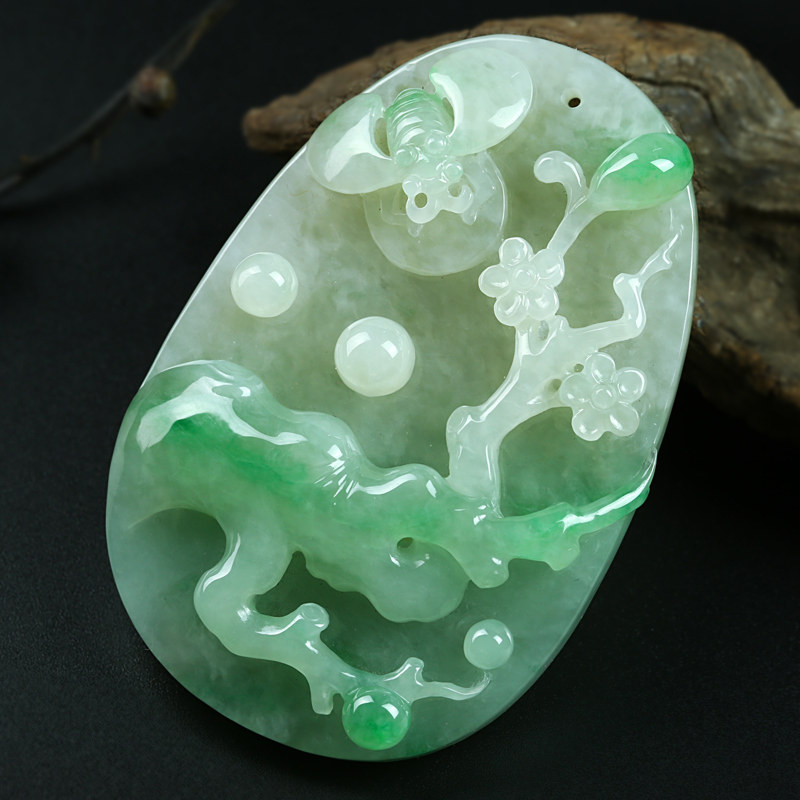 天然翡翠a货梅花吊坠46.15g