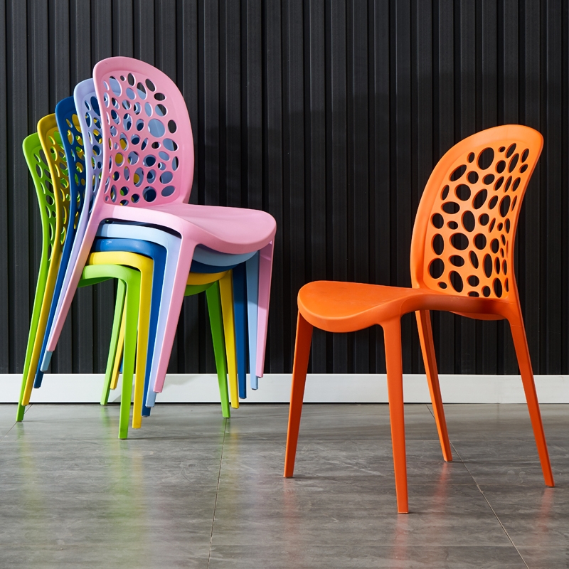 简易餐椅家用简约休闲懒人靠背可叠放创意网红镂空酒店塑料椅舒适