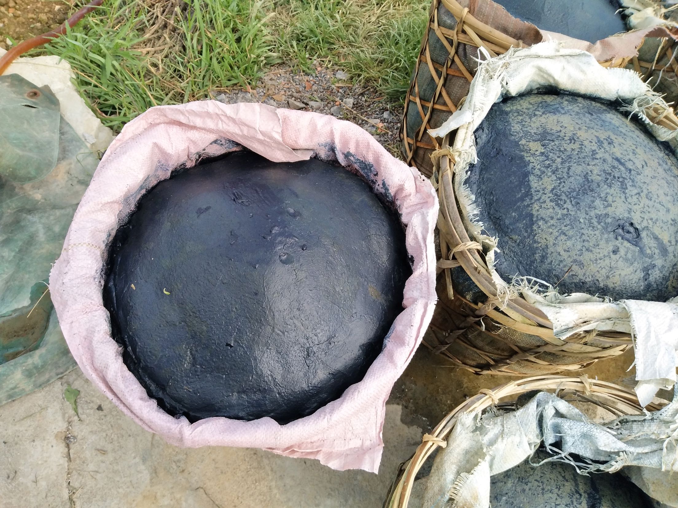 藍靛染料紮染蠟染劄染純植物藍靛染料貴州土靛泥靛藍染料 1000克在類目 農用物資, 助劑/添加劑, 助劑中 - 來自Buy2taobao.com提供專業的淘寶代購服務