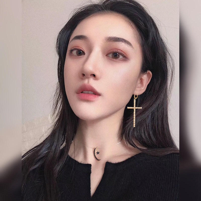 韩国black pink金智妮十字架珍珠水钻不对称耳环耳夹无耳洞女 潮