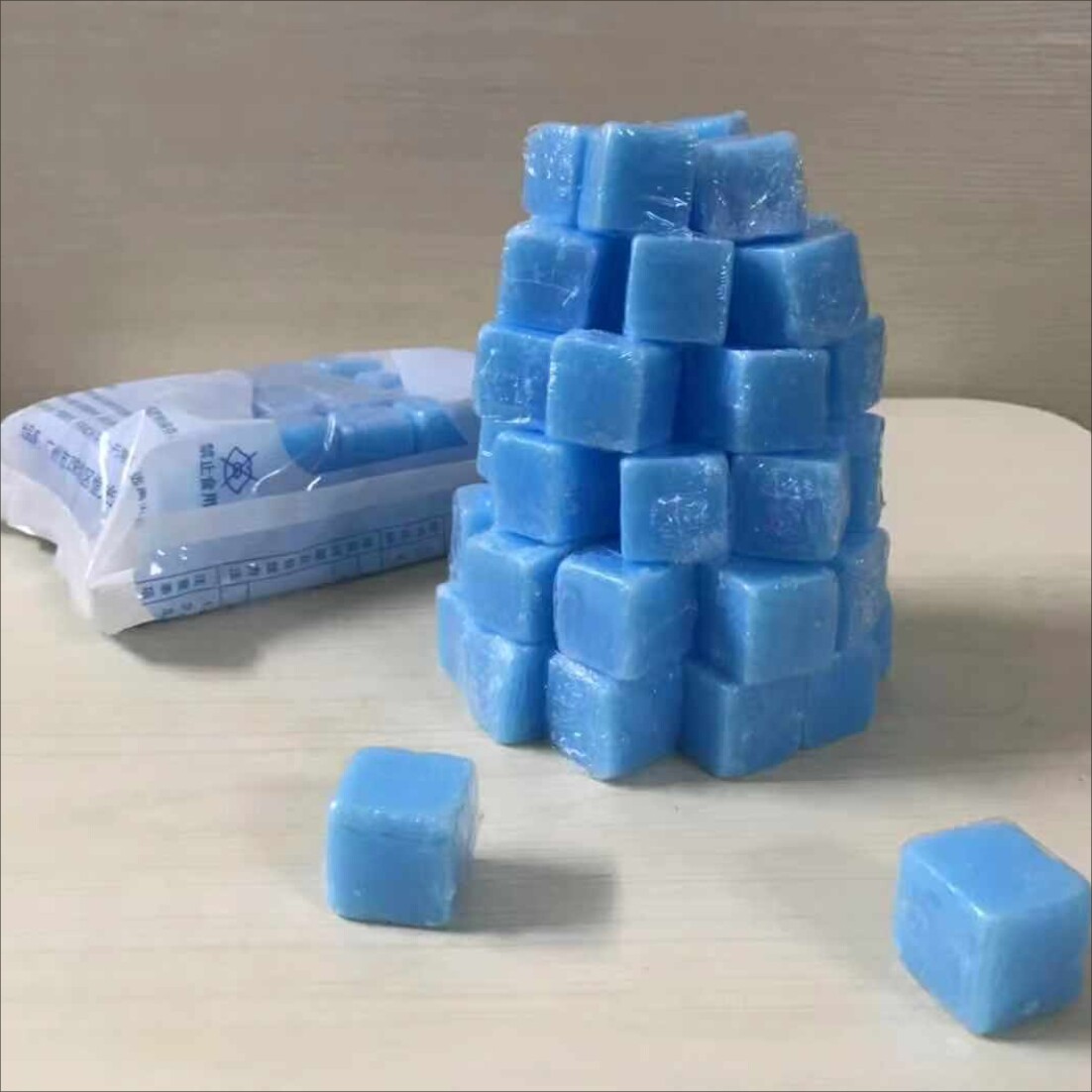 特价热的块_蓝方块固体酒精块酒店专用无烟干锅烤鱼加热燃料蜡耐烧