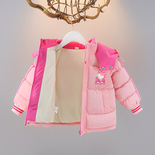 新款高货女小童2024款草莓熊棉衣服卡通可爱外套加绒加厚洋气韩版