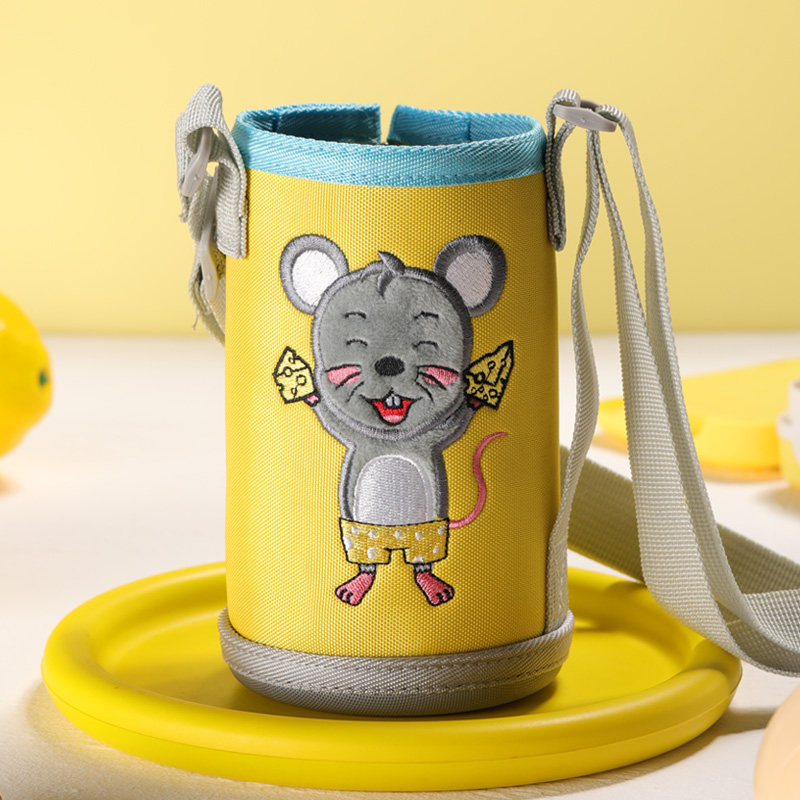 哈尔斯儿童保温杯卡通杯套600ml保护杯套袋斜跨带提绳水壶通用