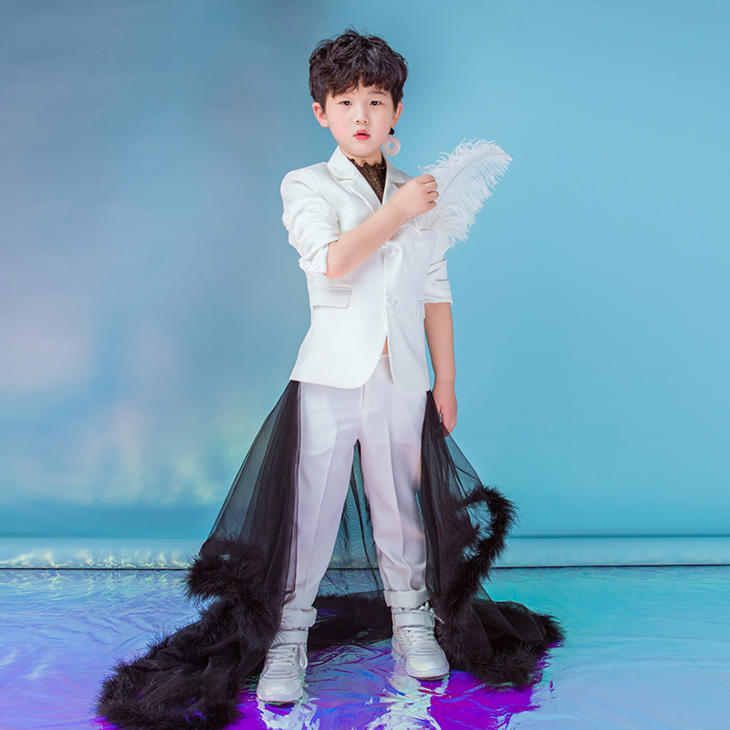 政宇轩服饰的优惠券大全—儿童礼服男童西装潮服t台走秀模特演出 白色