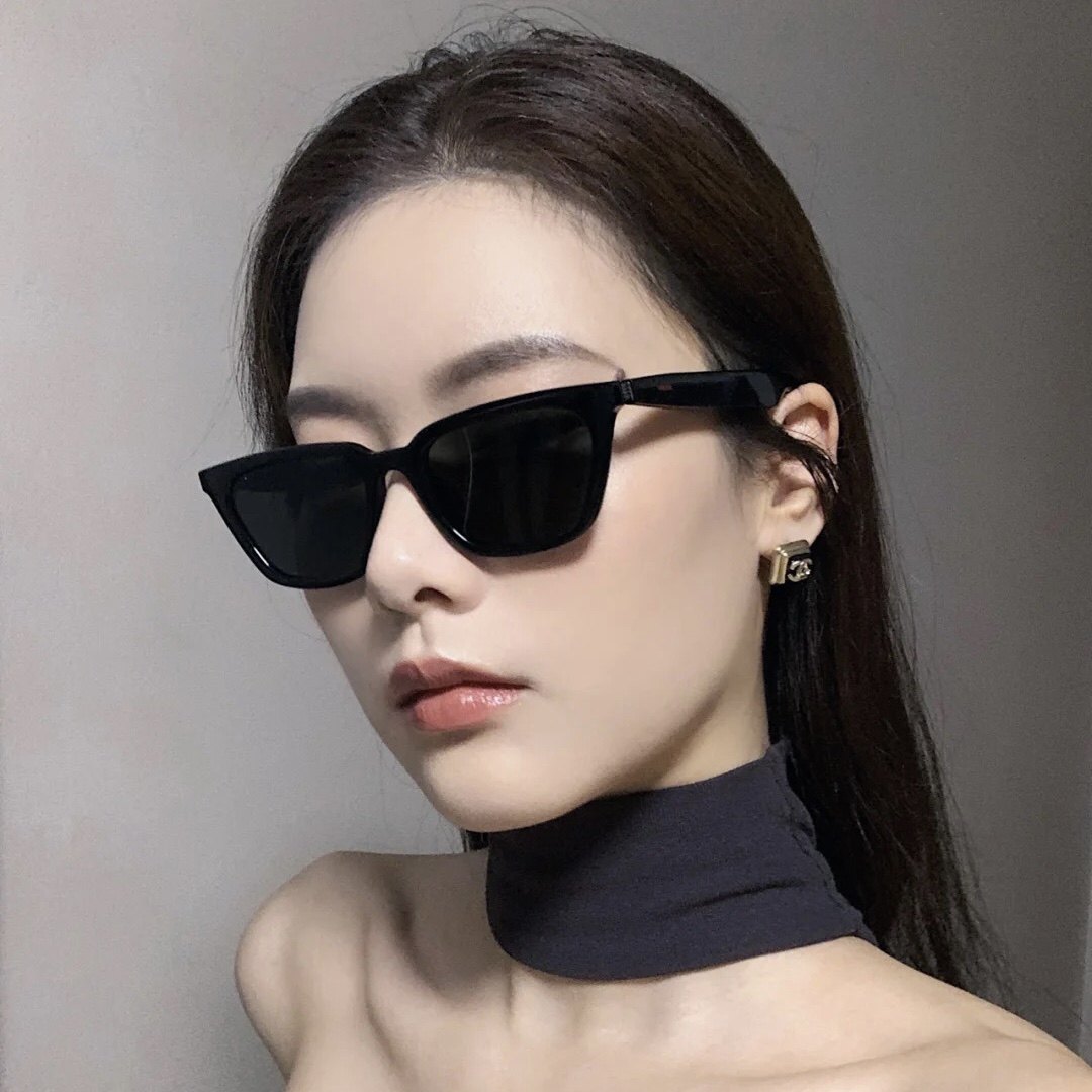 一折墨镜女 长脸 黑色_gm黑色墨镜女防晒个性蹦迪显瘦网红潮牌长脸