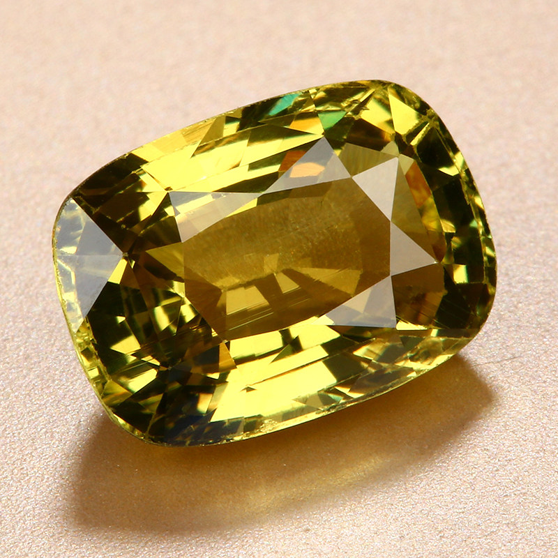 4.97克拉天然金绿宝石裸石颜色靓火彩超好晶体干净可镶嵌定制