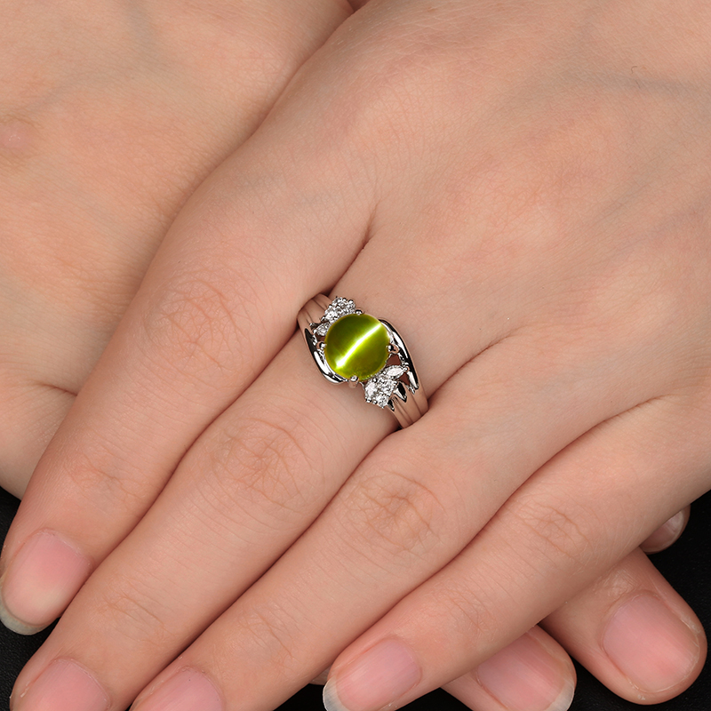 2.68ct天然猫眼戒指晶体干净颜色靓眼线清晰钻石pt900