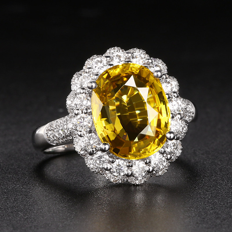 4.02ct天然金绿宝石戒指火彩好晶体干净豪镶南非足反钻