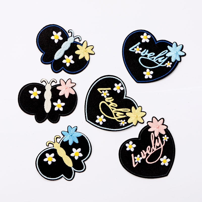 新品爱心刺绣花朵布贴 衣服羽绒辅料装饰修补破洞刺绣