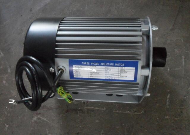 来跑跑步机电机健身房跑步机电机