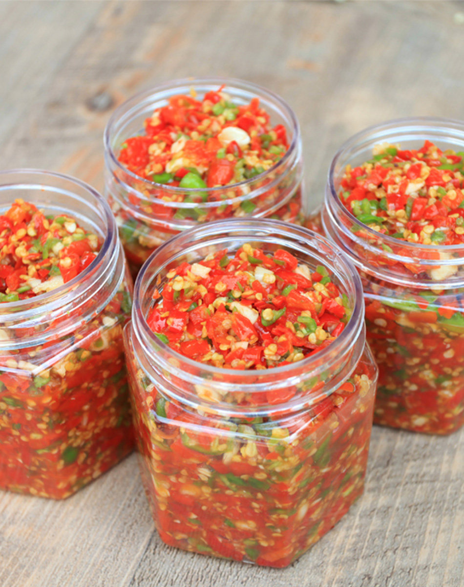 湖南特产农家自制剁辣椒酱超特辣三色剁椒酱下饭菜蒜蓉香辣酱瓶装